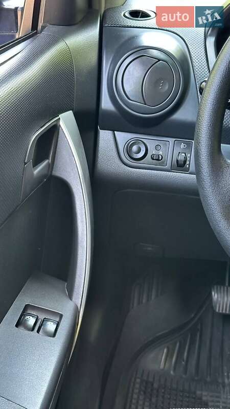 Седан Chevrolet Aveo 2008 в Полтаве