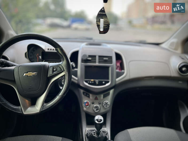 Седан Chevrolet Aveo 2012 в Киеве