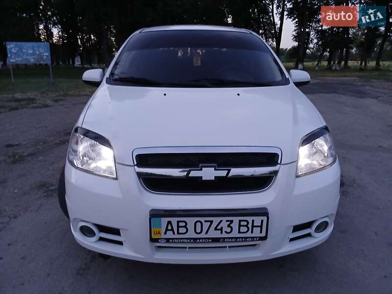 Седан Chevrolet Aveo 2009 в Черновцах