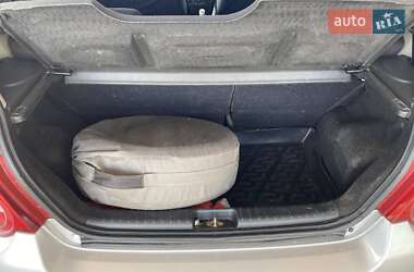 Хэтчбек Chevrolet Aveo 2011 в 