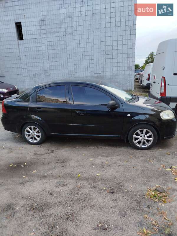 Седан Chevrolet Aveo 2006 в Києві