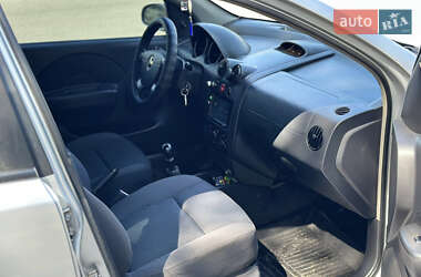 Хэтчбек Chevrolet Aveo 2006 в 