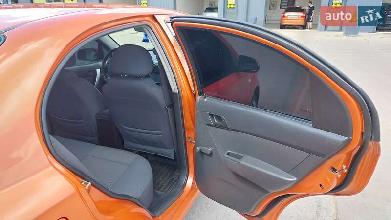 Седан Chevrolet Aveo 2006 в Первомайске