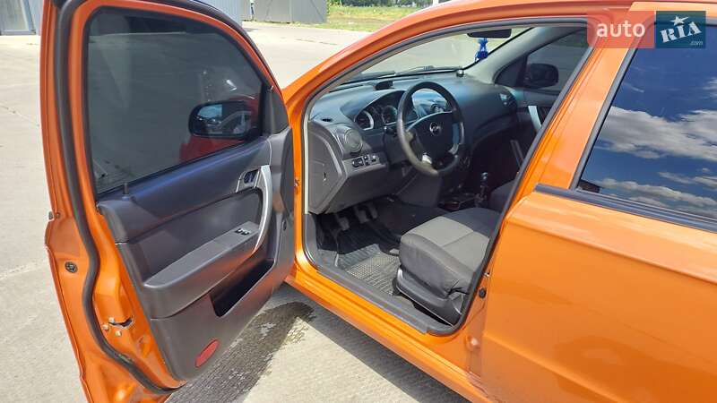 Седан Chevrolet Aveo 2006 в Первомайске