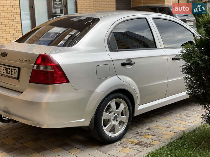 Седан Chevrolet Aveo 2008 в Чернівцях