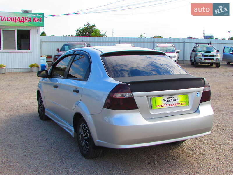 Седан Chevrolet Aveo 2006 в Кропивницком