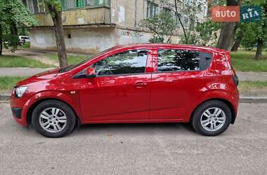 Хэтчбек Chevrolet Aveo 2011 в 