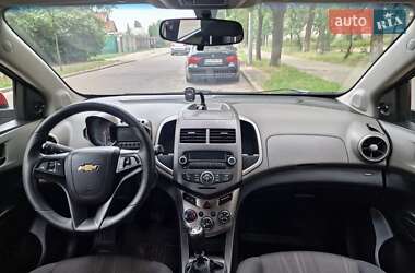 Хэтчбек Chevrolet Aveo 2011 в 