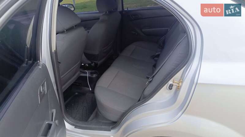 Седан Chevrolet Aveo 2006 в Путивле