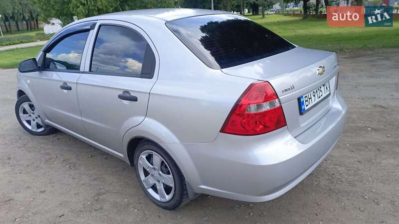 Седан Chevrolet Aveo 2006 в Путивле