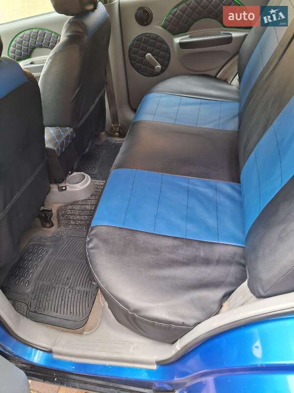 Седан Chevrolet Aveo 2004 в Львове