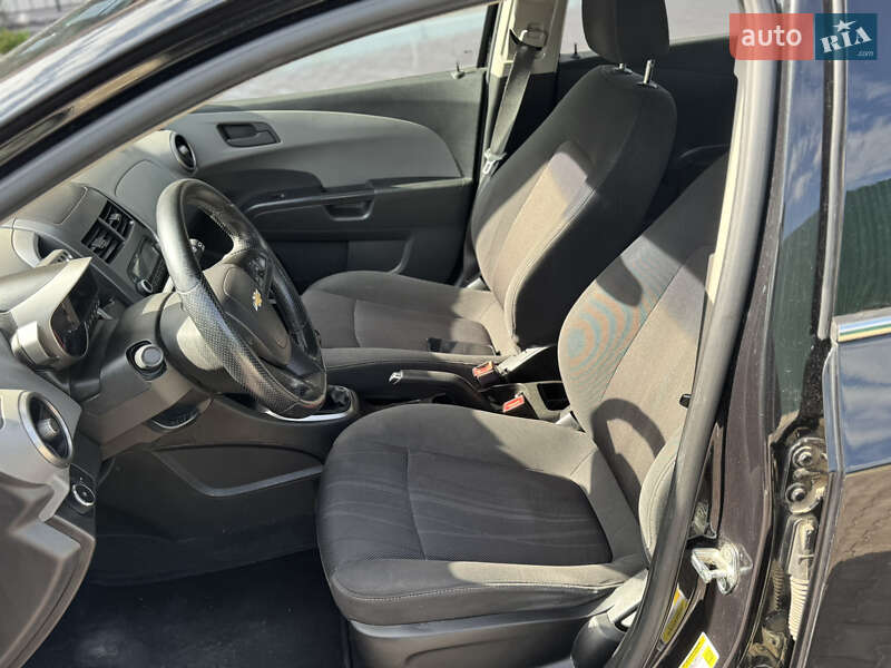 Хетчбек Chevrolet Aveo 2012 в Києві