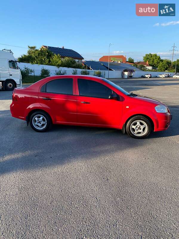 Седан Chevrolet Aveo 2010 в Ужгороді