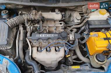 Седан Chevrolet Aveo 2005 в 