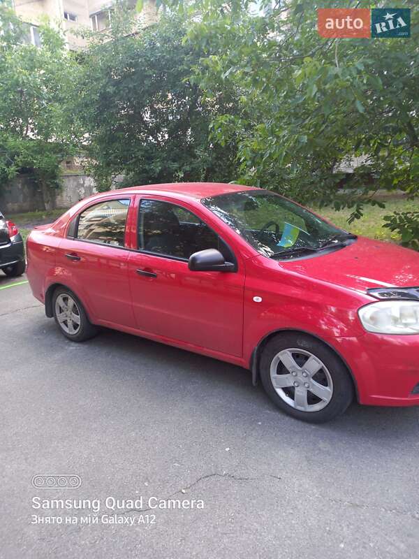 Седан Chevrolet Aveo 2010 в Киеве