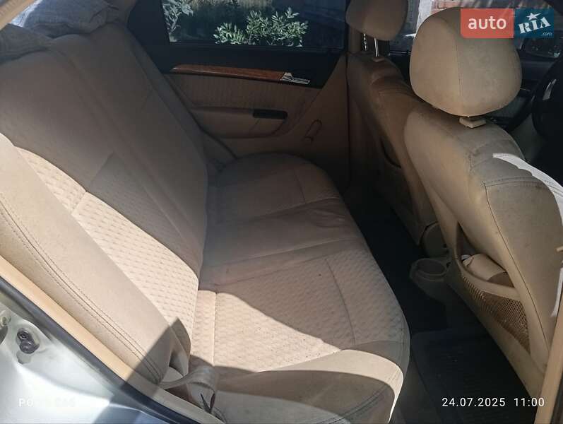Седан Chevrolet Aveo 2007 в Полтаве