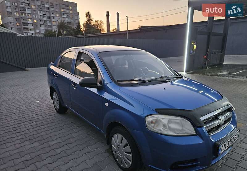 Седан Chevrolet Aveo 2010 в Житомире
