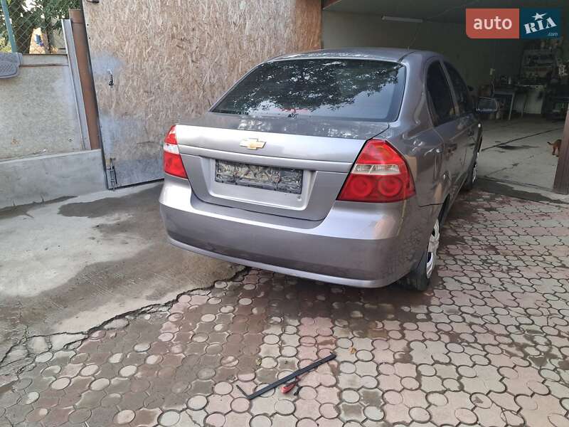 Седан Chevrolet Aveo 2011 в Черновцах