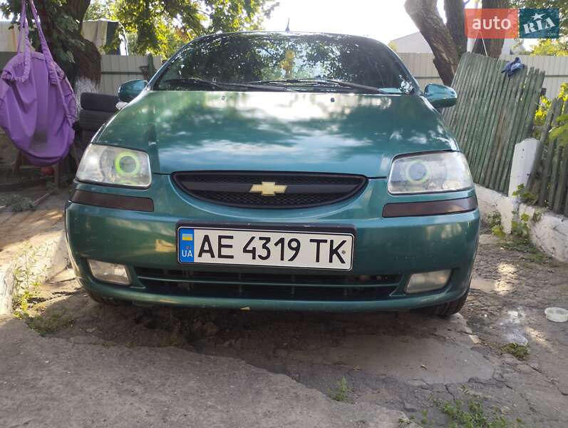 Седан Chevrolet Aveo 2005 в Днепре