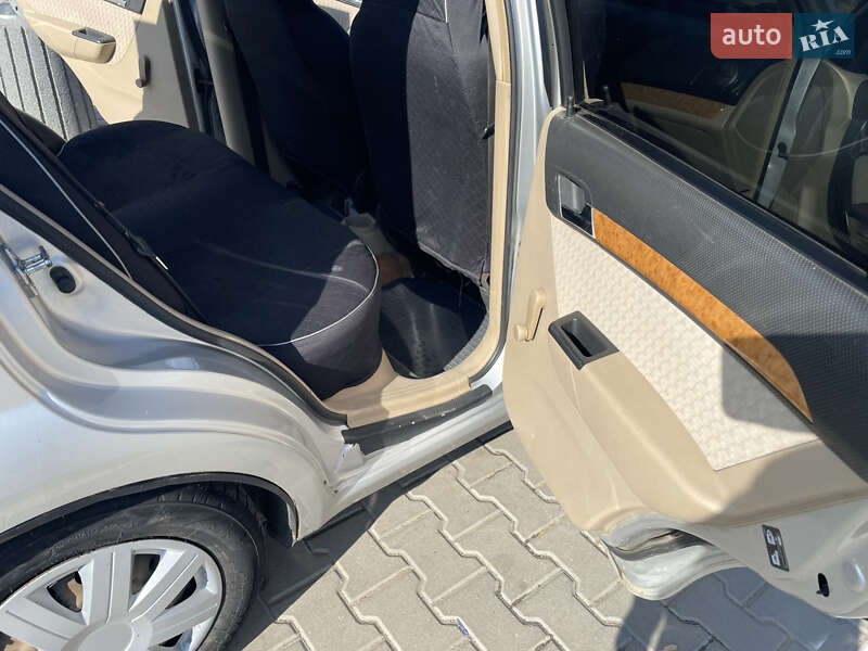 Седан Chevrolet Aveo 2007 в Іллінцях