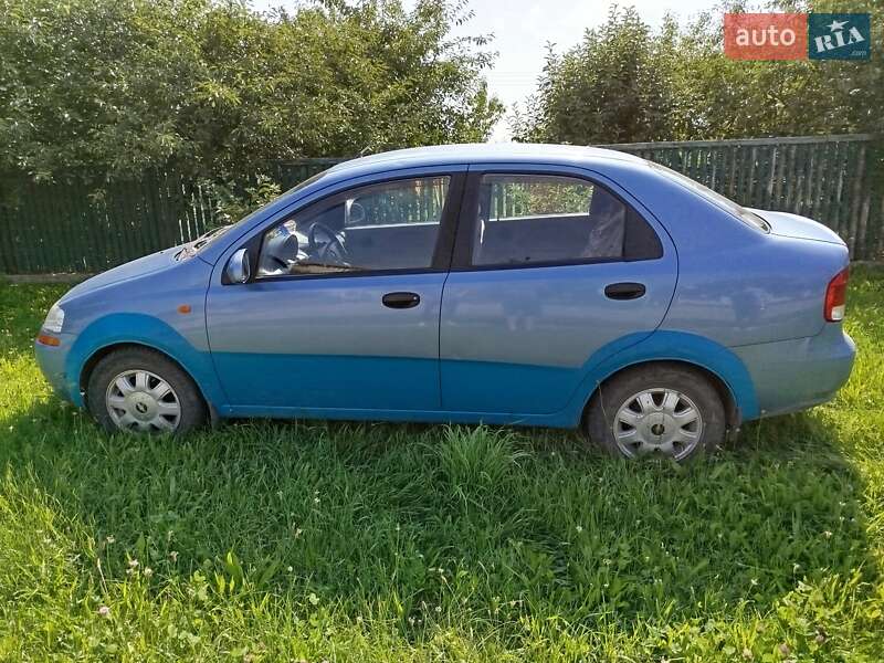 Седан Chevrolet Aveo 2005 в Андрушівці