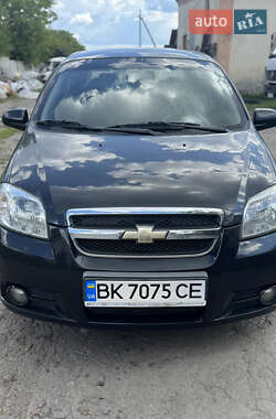 Седан Chevrolet Aveo 2011 в Ровно