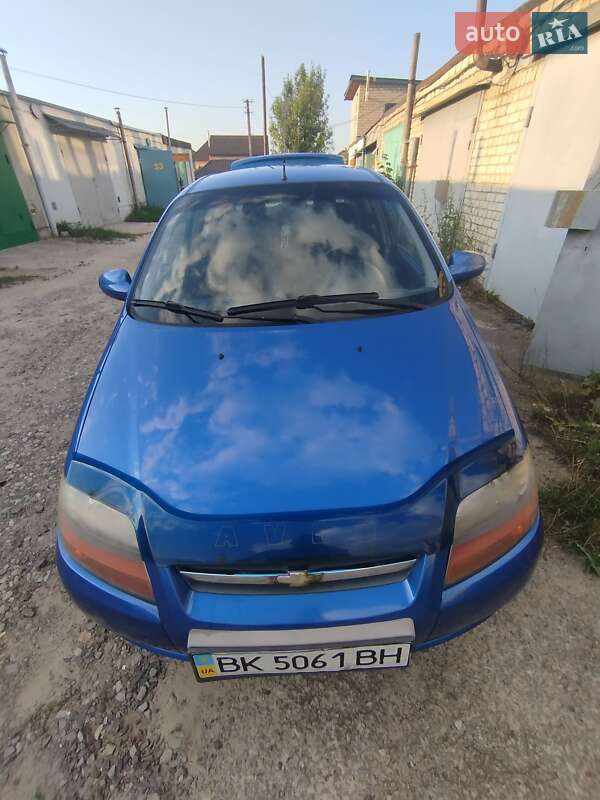 Седан Chevrolet Aveo 2006 в Вараші