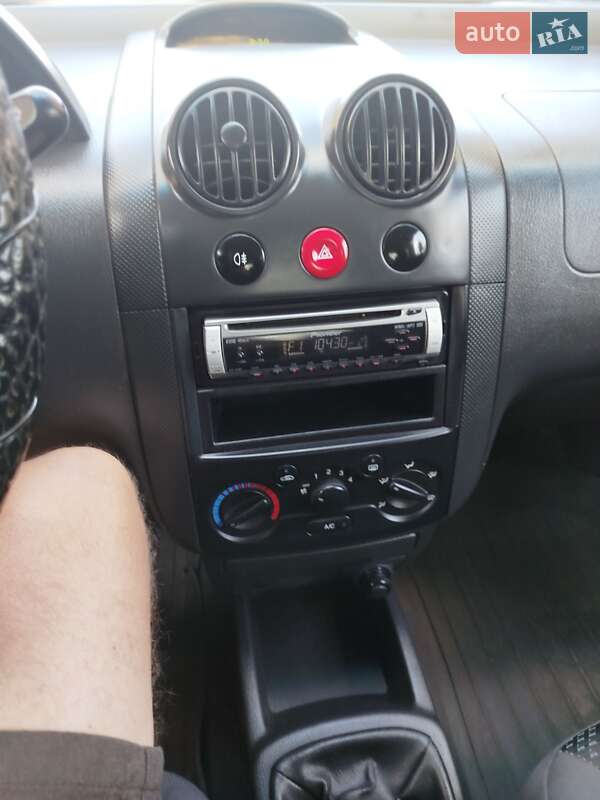 Седан Chevrolet Aveo 2006 в Вараші