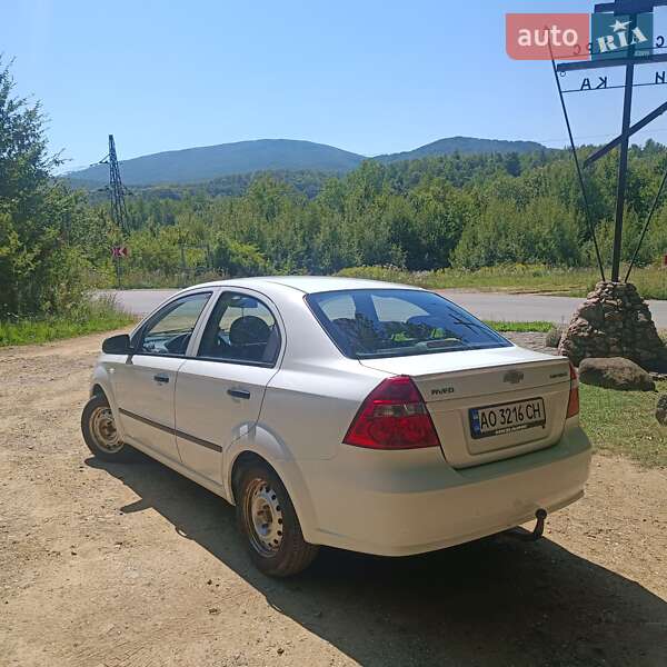 Седан Chevrolet Aveo 2011 в Мукачевому