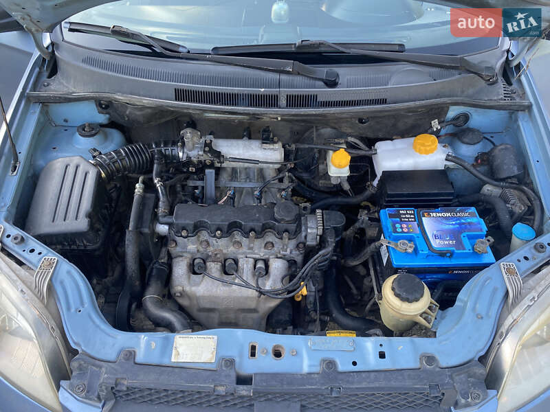 Седан Chevrolet Aveo 2006 в Звягеле