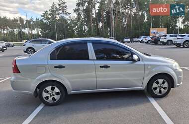 Седан Chevrolet Aveo 2010 в Києві
