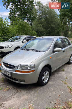 Седан Chevrolet Aveo 2004 в Києві