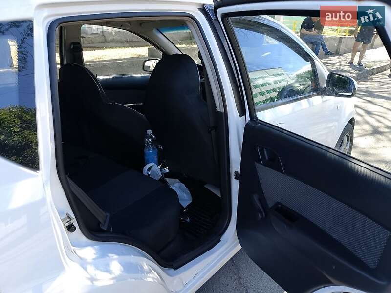 Хетчбек Chevrolet Aveo 2011 в Первомайську