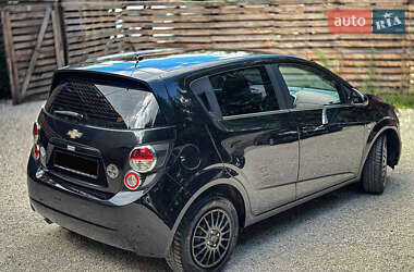 Хэтчбек Chevrolet Aveo 2011 в 