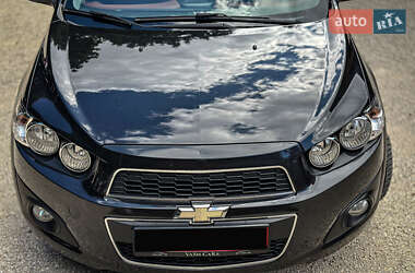 Хэтчбек Chevrolet Aveo 2011 в 