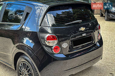 Хэтчбек Chevrolet Aveo 2011 в 
