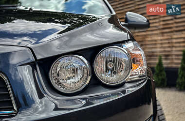 Хэтчбек Chevrolet Aveo 2011 в 