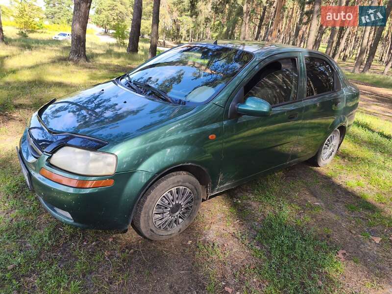 Седан Chevrolet Aveo 2004 в Сумах