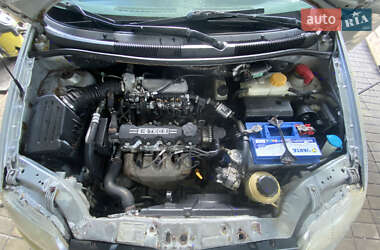 Седан Chevrolet Aveo 2005 в 