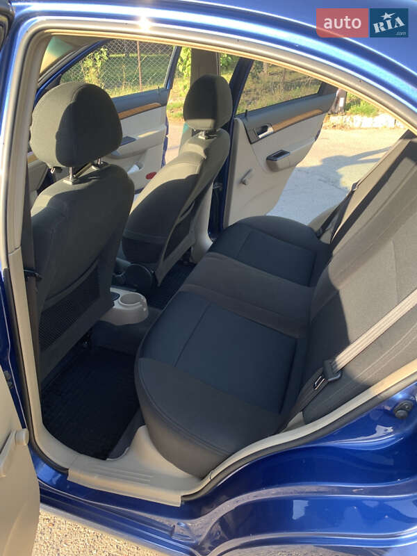 Седан Chevrolet Aveo 2008 в Чернигове
