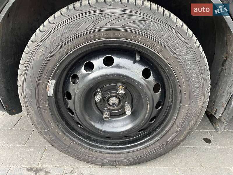 Седан Chevrolet Aveo 2005 в Шепетівці