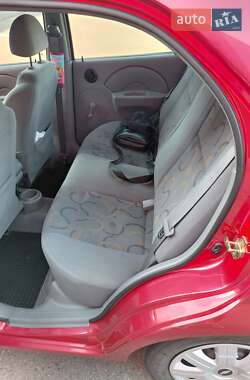 Седан Chevrolet Aveo 2004 в 