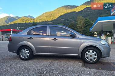 Седан Chevrolet Aveo 2011 в 