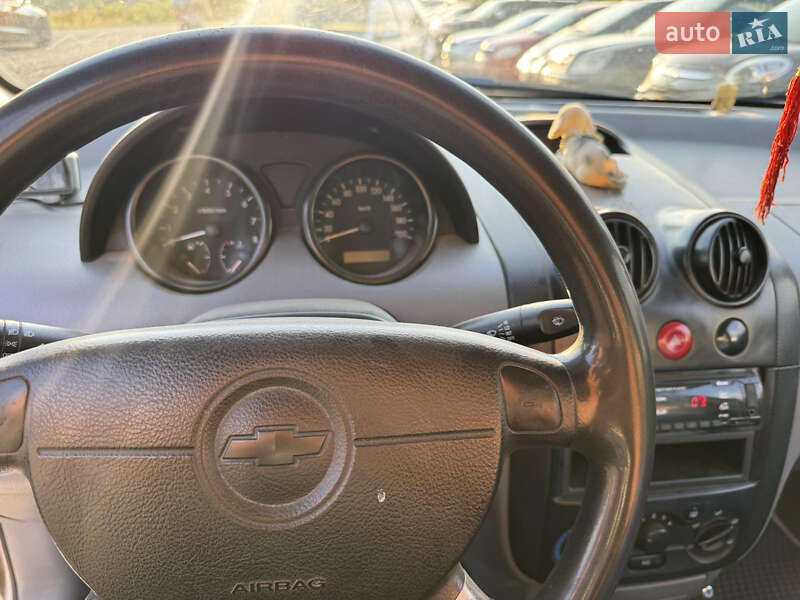 Седан Chevrolet Aveo 2004 в Тячеве фото 10 Седан Chevrolet Aveo 2004 в Тячеве