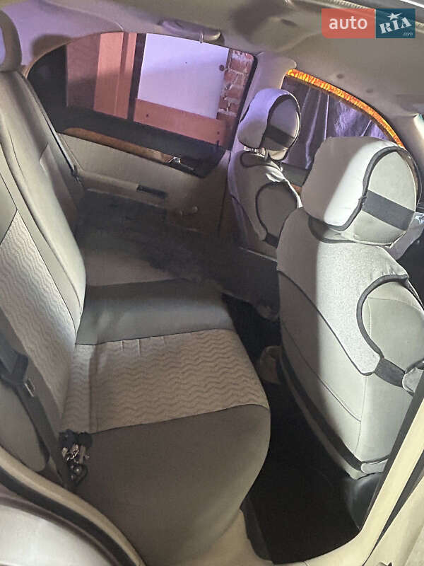 Седан Chevrolet Aveo 2008 в Львове