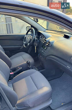 Хэтчбек Chevrolet Aveo 2009 в 