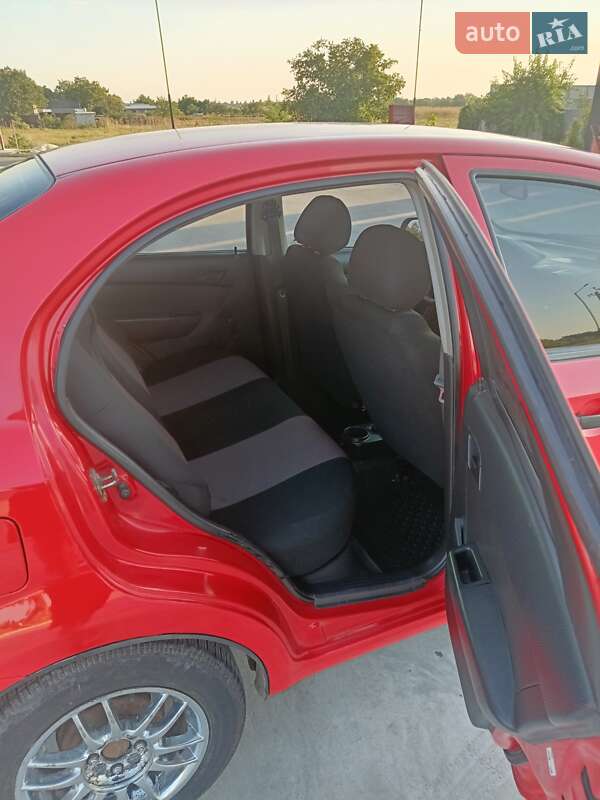 Седан Chevrolet Aveo 2006 в Новом Буге