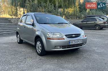 Хэтчбек Chevrolet Aveo 2005 в 