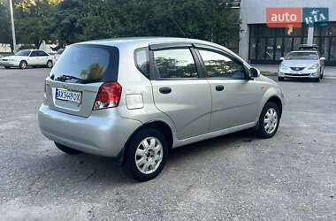 Хэтчбек Chevrolet Aveo 2005 в 