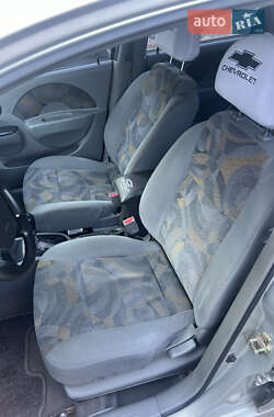 Хэтчбек Chevrolet Aveo 2005 в 